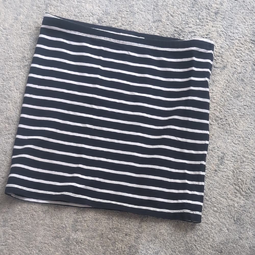 Medium XXI forever 21 cotton mini skirt black and White stripes